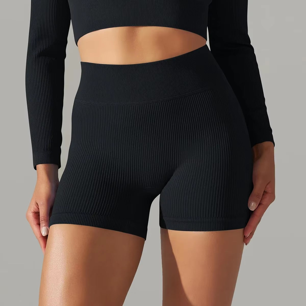 Novi Nikki - Seamless Short