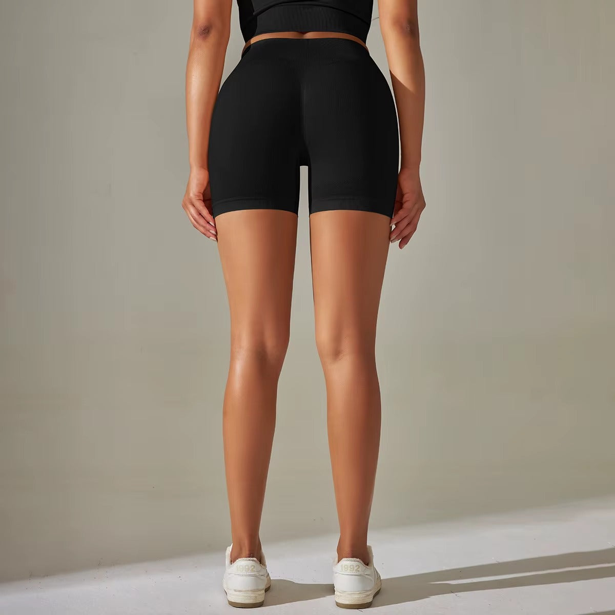 Novi Luna - Seamless Short