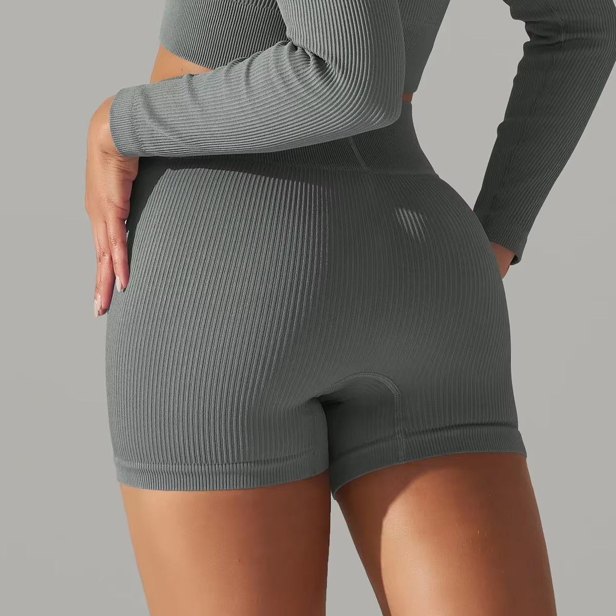 Novi Nikki - Seamless Short