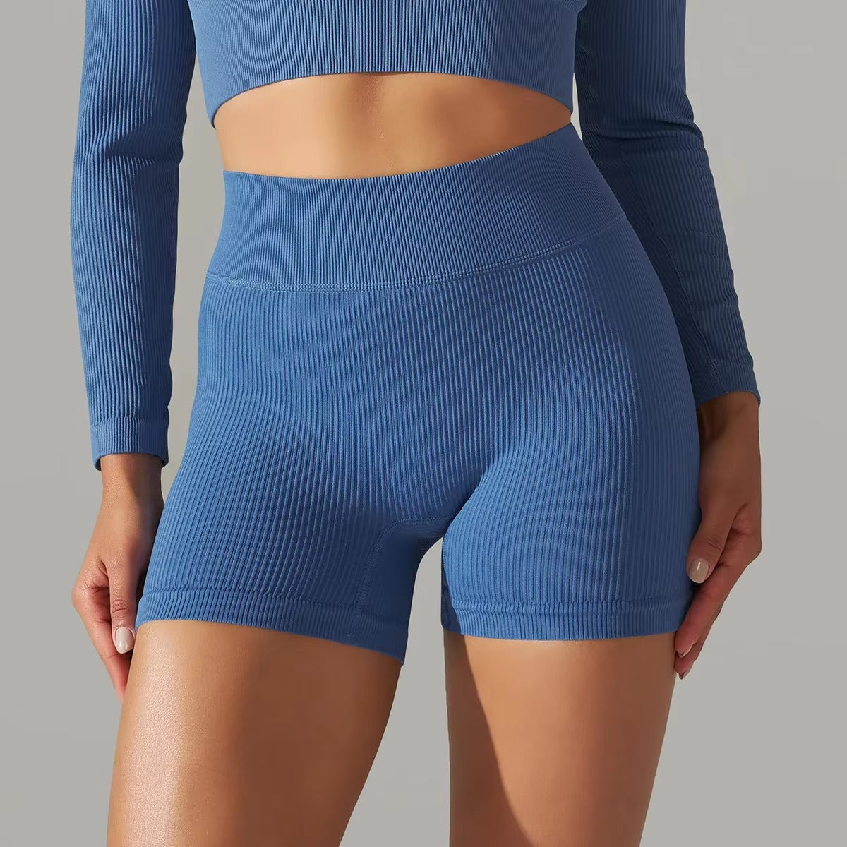 Novi Nikki - Seamless Short