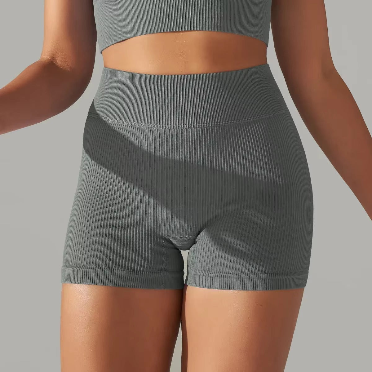 Novi Nikki - Seamless Short