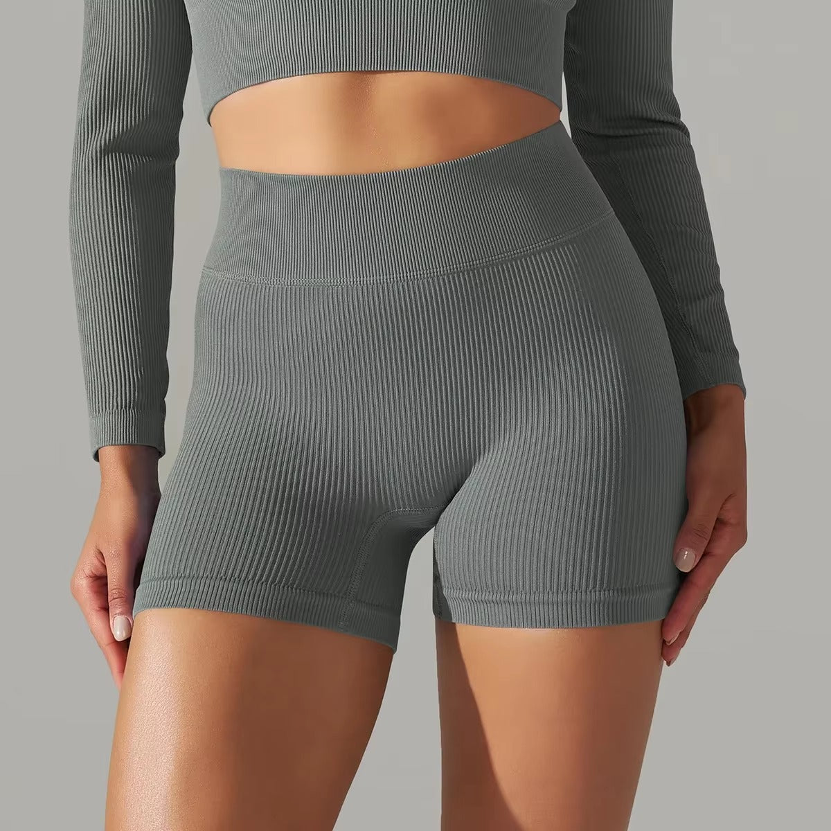 Novi Nikki - Seamless Short