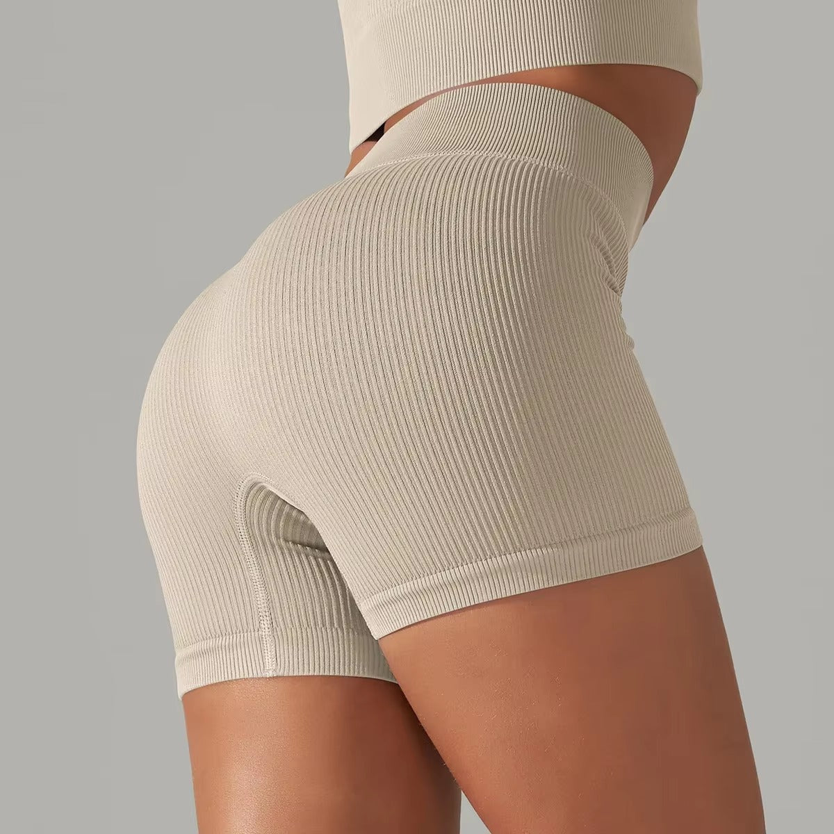 Novi Nikki - Seamless Short