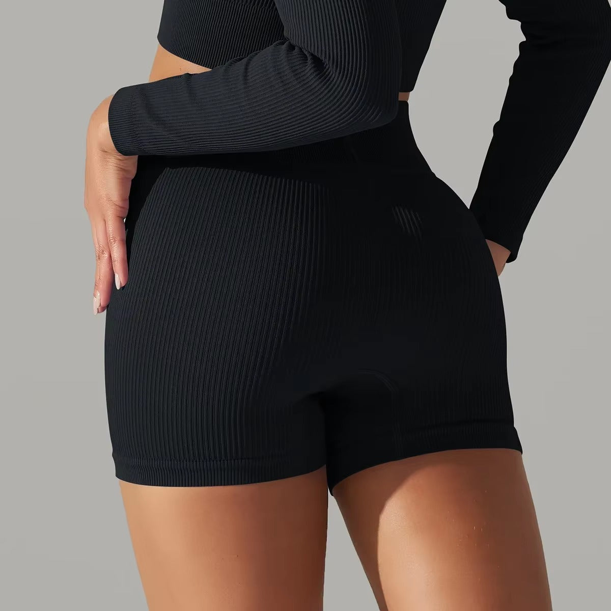 Novi Nikki - Seamless Short