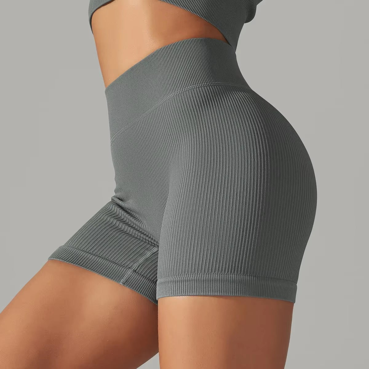 Novi Nikki - Seamless Short